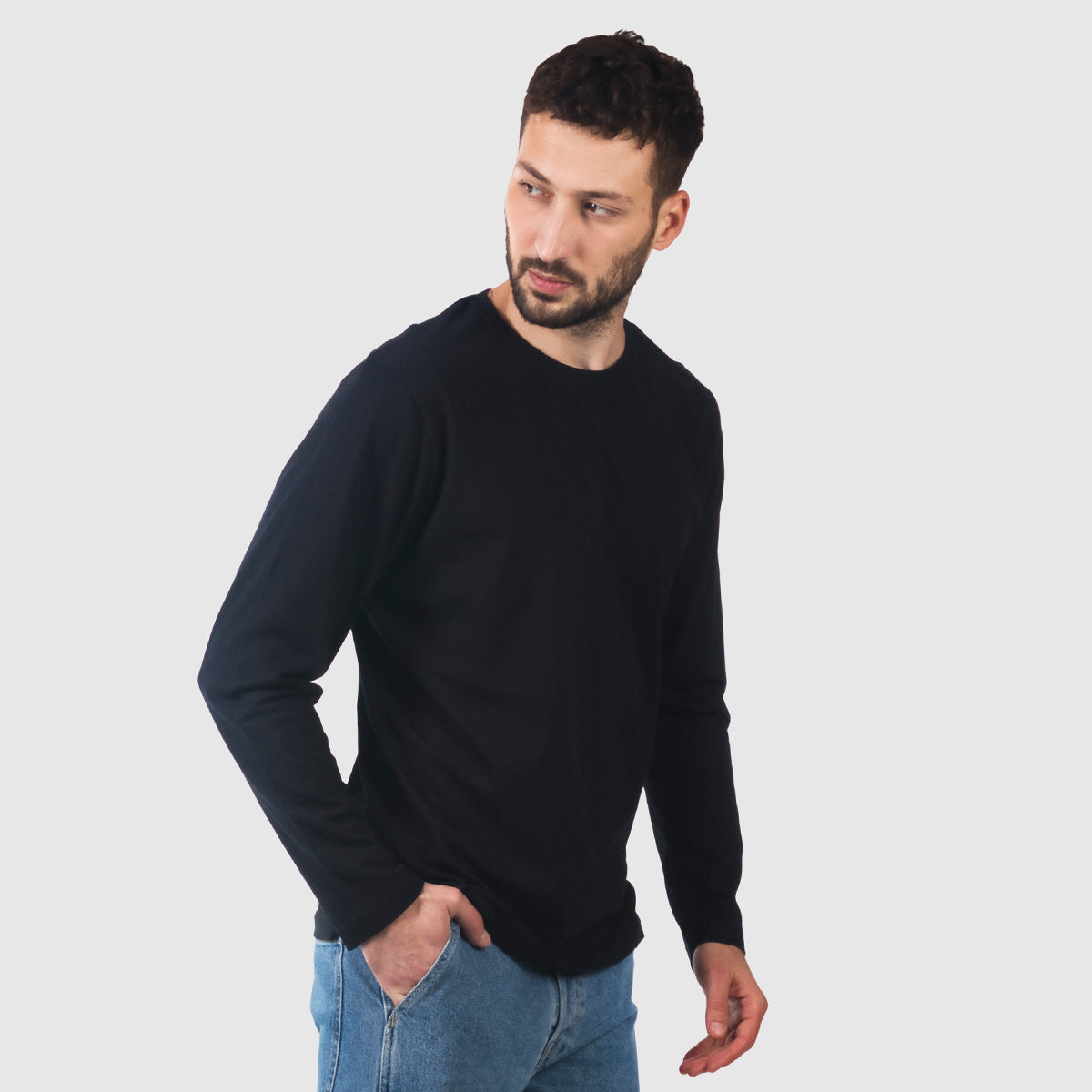 Abbigliamento sostenibile Svizzera, manica lunga, t-shirt manica lunga, t-shirt, t-shirt da uomo, tshirt lunga, tshirt oversize, tessuto riciclato, top riciclato, t-shirt nera