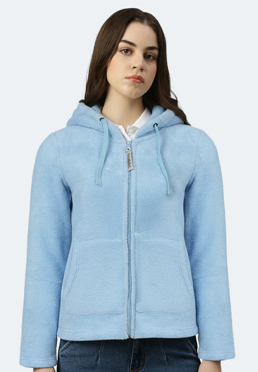 Felpa con cappuccio da donna in pile di poliestere riciclato al 100%.