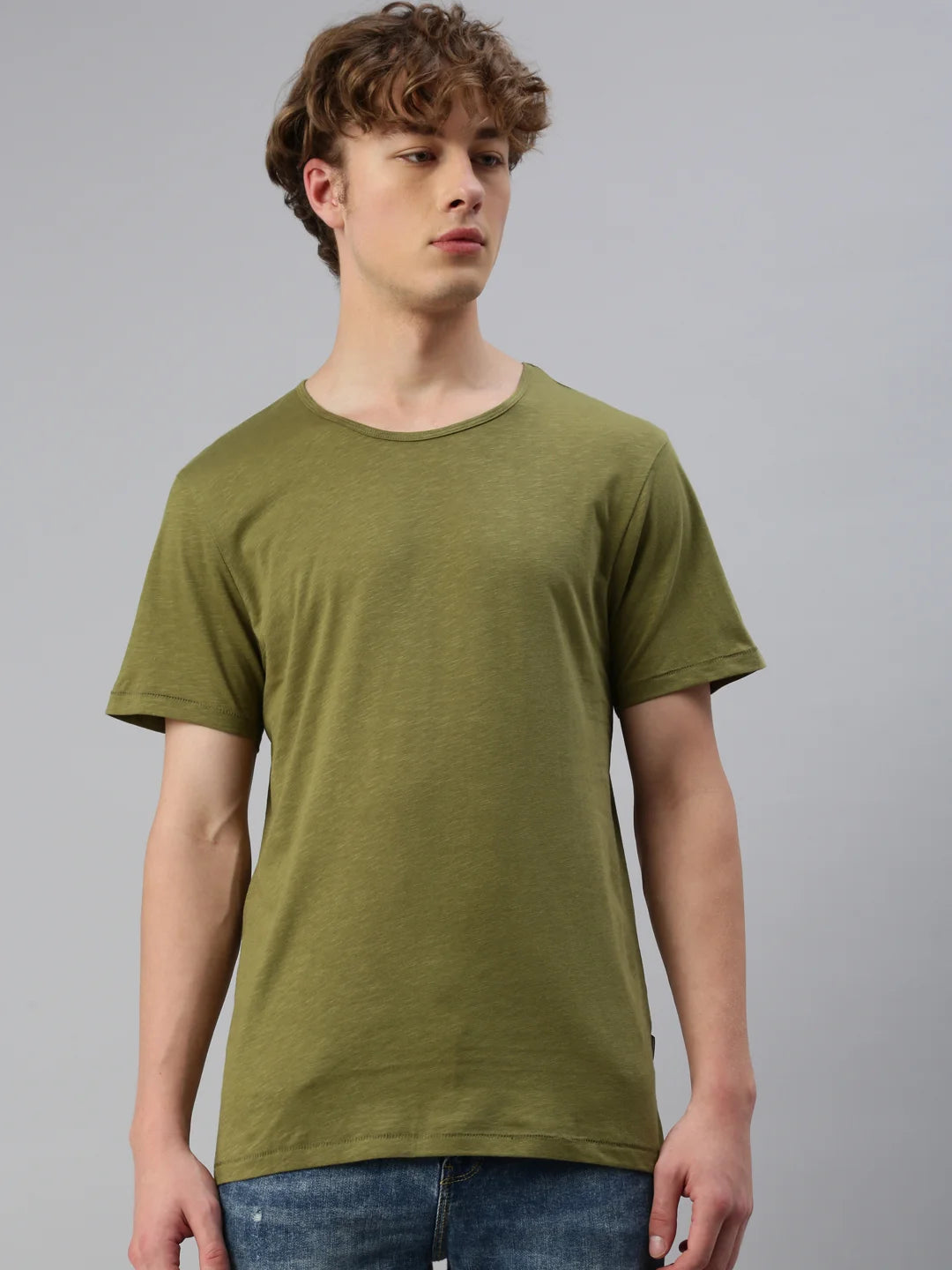 maglietta uomo-damon-cotone organico-scollatura-oliva-indietro